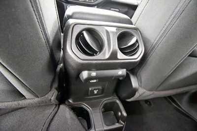 2023 Jeep Gladiator, $34799. Photo 10