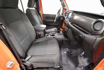 2023 Jeep Gladiator, $34799. Photo 12