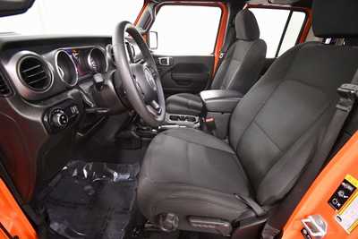 2023 Jeep Gladiator, $34799. Photo 8