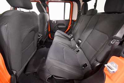 2023 Jeep Gladiator, $34799. Photo 9
