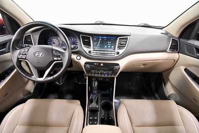 2017 Hyundai Tucson, $12999. Photo 3