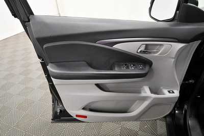 2016 Honda Pilot, $9999. Photo 12
