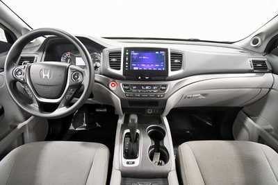 2016 Honda Pilot, $9999. Photo 3