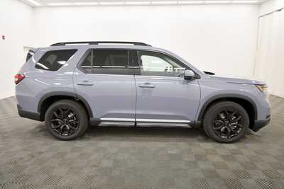 2025 Honda Pilot, $49939. Photo 8