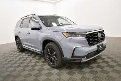 2025 Honda Pilot, $49939. Photo 9
