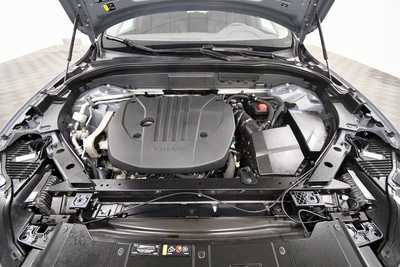 2022 Volvo XC60, $32999. Photo 12
