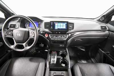 2019 Honda Passport, $25999. Photo 3