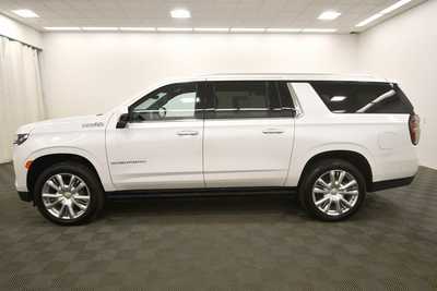 2023 Chevrolet Suburban, $60999. Photo 4