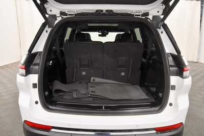 2024 Jeep Grand Cherokee L, $37999. Photo 7
