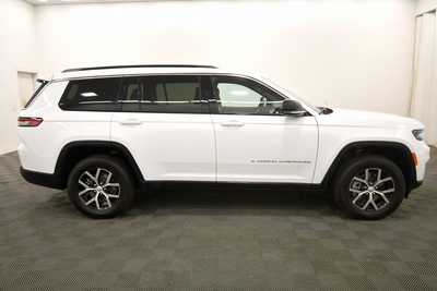2024 Jeep Grand Cherokee L, $37999. Photo 9