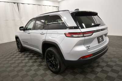 2024 Jeep Grand Cherokee, $36999. Photo 5