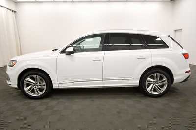2022 Audi Q7, $45999. Photo 4