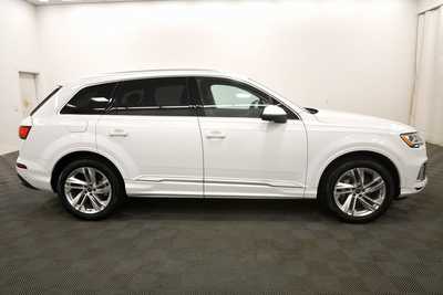 2022 Audi Q7, $45999. Photo 9
