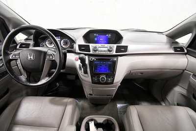 2017 Honda Odyssey, $17999. Photo 3