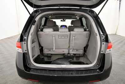 2017 Honda Odyssey, $17999. Photo 7