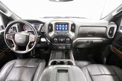 2022 Chevrolet 2500 Crew Cab, $56999. Photo 3
