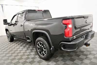 2022 Chevrolet 2500 Crew Cab, $56999. Photo 5
