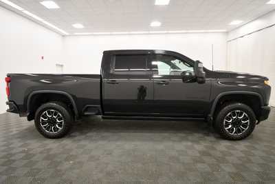 2022 Chevrolet 2500 Crew Cab, $56999. Photo 9