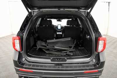 2021 Ford Explorer, $27999. Photo 7