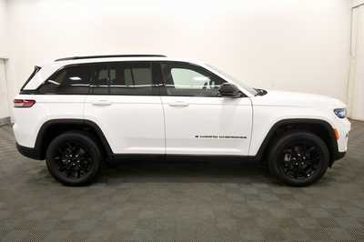 2024 Jeep Grand Cherokee, $32499. Photo 9