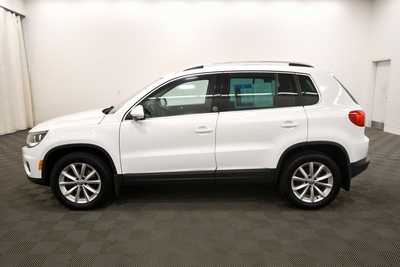 2017 Volkswagen Tiguan, $10999. Photo 4