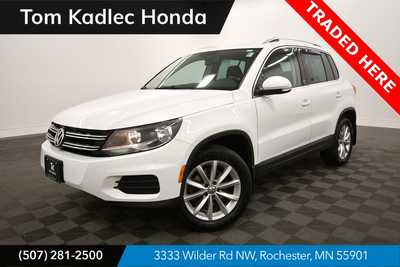 2017 Volkswagen Tiguan, $10999. Photo 1
