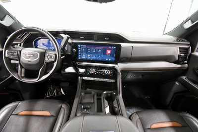 2024 GMC 2500 Crew Cab, $69999. Photo 3
