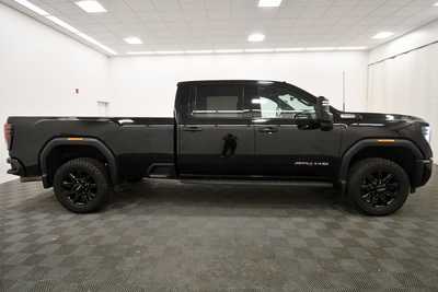 2024 GMC 2500 Crew Cab, $69999. Photo 9