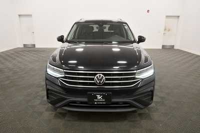 2022 Volkswagen Tiguan, $21999. Photo 11