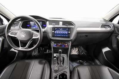 2022 Volkswagen Tiguan, $21999. Photo 3