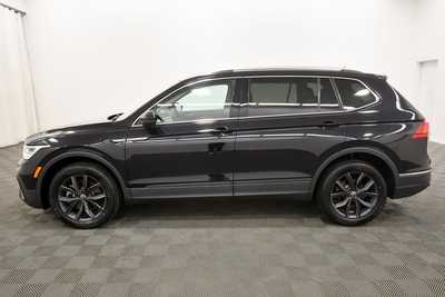 2022 Volkswagen Tiguan, $21999. Photo 4