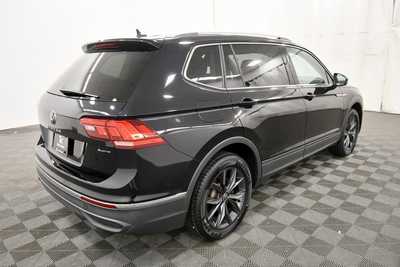 2022 Volkswagen Tiguan, $21999. Photo 8