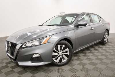 2021 Nissan Altima, $16999. Photo 2
