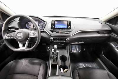 2021 Nissan Altima, $16999. Photo 3