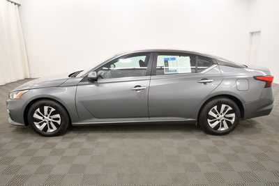 2021 Nissan Altima, $16999. Photo 4