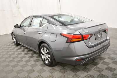 2021 Nissan Altima, $16999. Photo 5