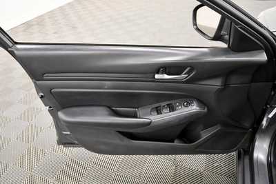 2021 Nissan Altima, $17999. Photo 12