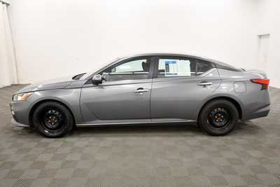 2021 Nissan Altima, $17999. Photo 4