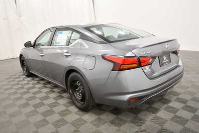 2021 Nissan Altima, $17999. Photo 5