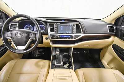 2015 Toyota Highlander, $17999. Photo 3