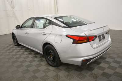 2021 Nissan Altima, $16999. Photo 5