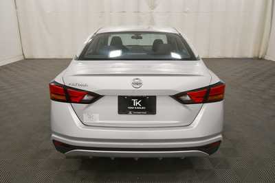 2021 Nissan Altima, $16999. Photo 6