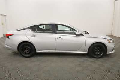 2021 Nissan Altima, $16999. Photo 8
