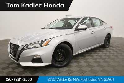 2021 Nissan Altima, $16999. Photo 1