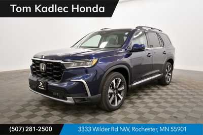 2025 Honda Pilot, $51825. Photo 1