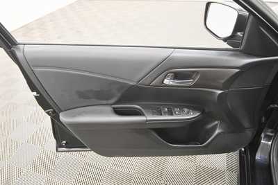 2017 Honda Accord, $13499. Photo 12