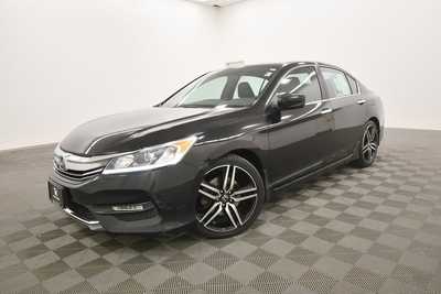 2017 Honda Accord, $13499. Photo 2