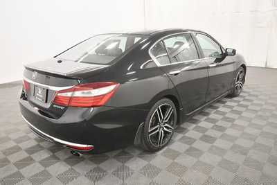 2017 Honda Accord, $13499. Photo 7