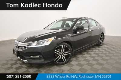 2017 Honda Accord, $13499. Photo 1