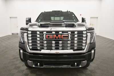 2024 GMC 2500 Crew Cab, $74999. Photo 11